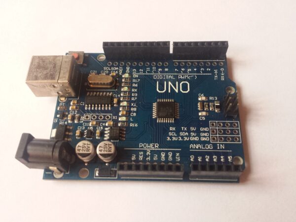 Arduino UNO chip SMD CH340